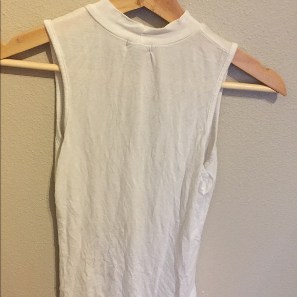 WHITE RUE21 CUT-OUT TOP - Picture 3 of 3